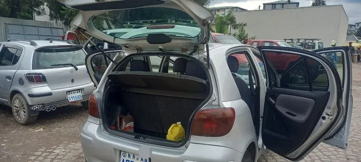 2004 Toyota Vitz Automatic Hatchback – photo 6