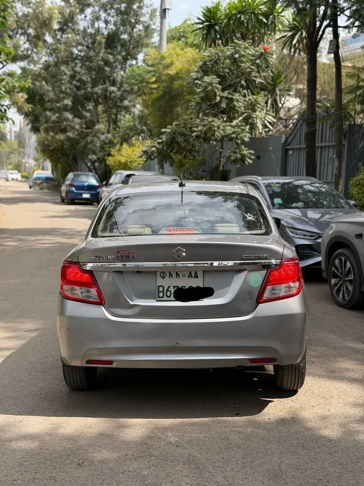 Suzuki Dzire 2022 Automatic – photo 3