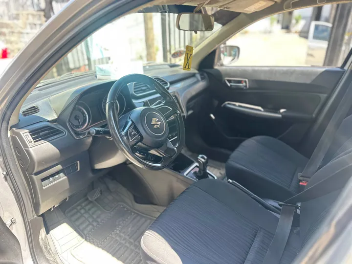 Suzuki Dzire 2022 Automatic – photo 4