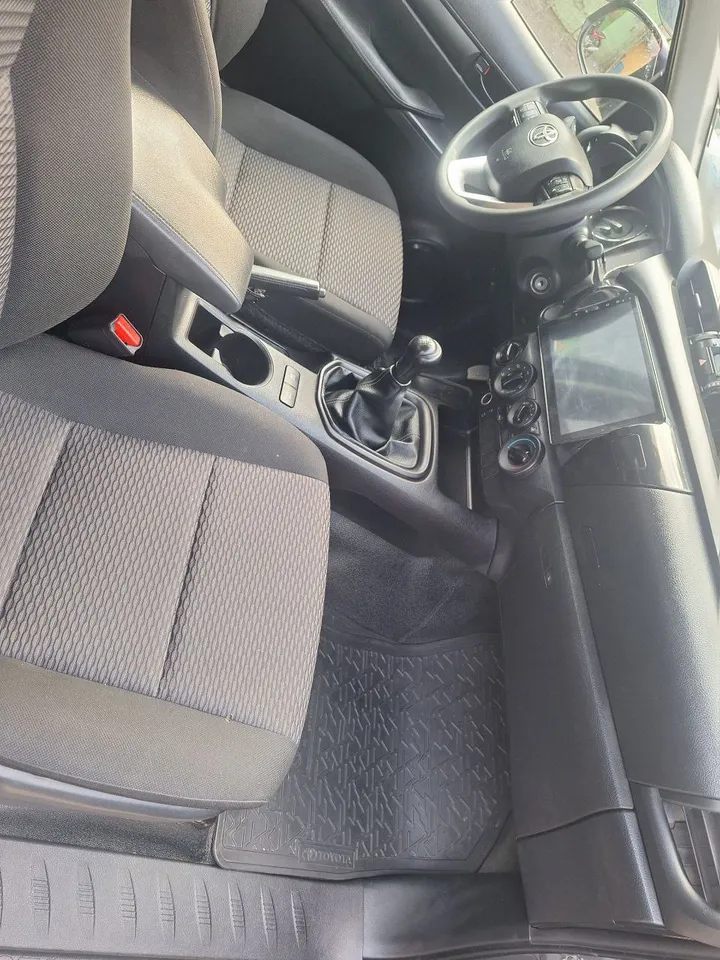 Toyota Hilux Invincible King-Cab 2021 – photo 6