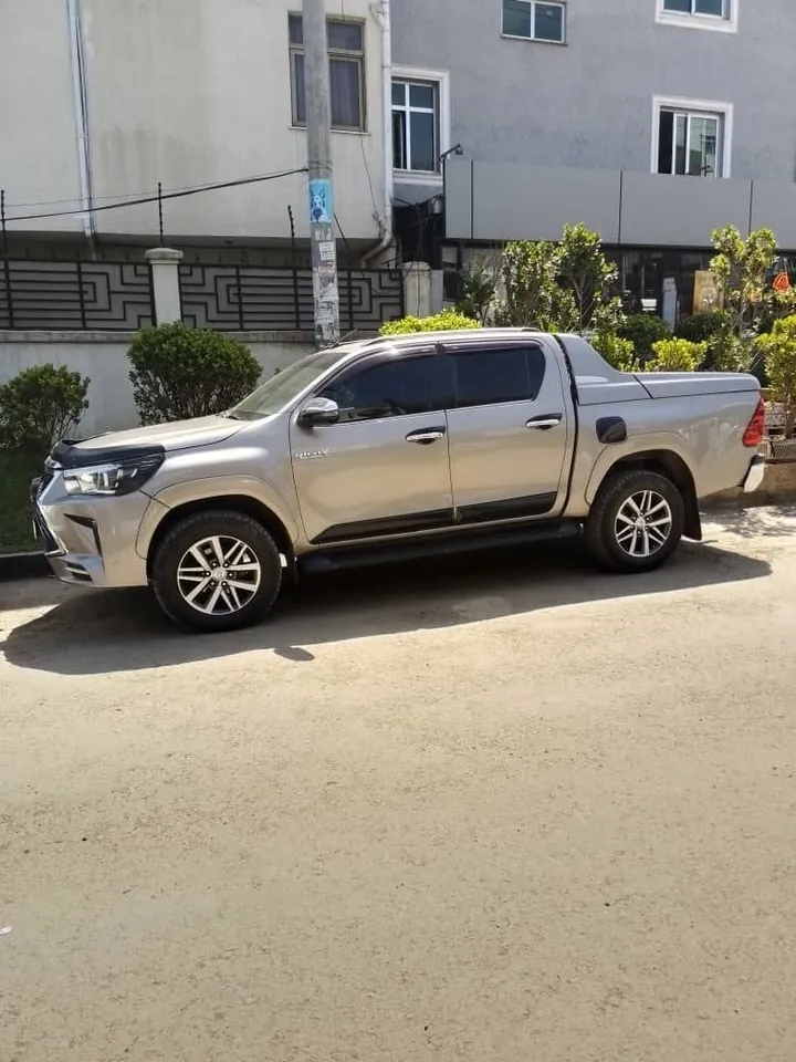 Toyota Hilux Revo Double Cab 2018 – photo 6