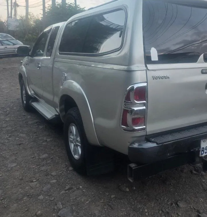 Toyota Hilux 2013 Manual – photo 4