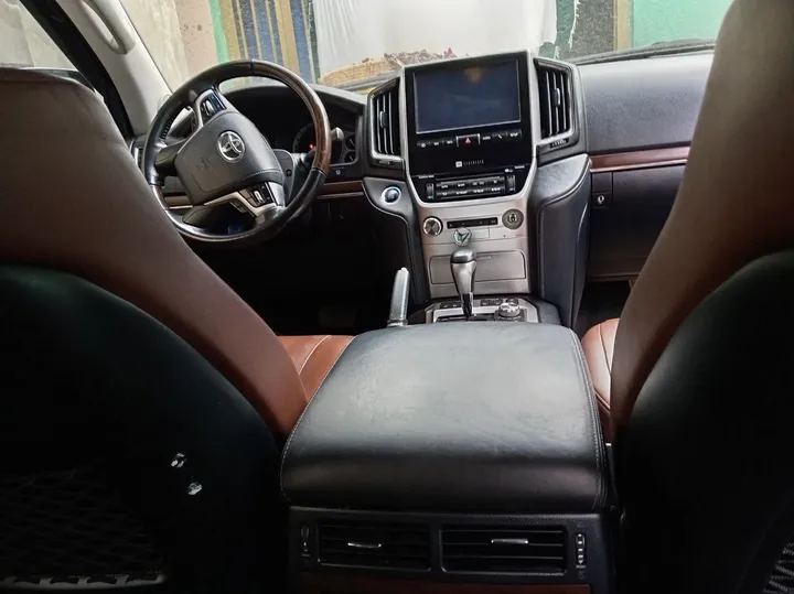 Toyota Landcruiser V8 VXR 2020 – photo 3