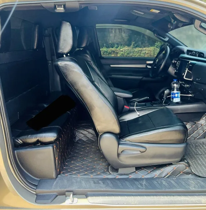 Toyota Hilux Invincible 2022 – photo 4