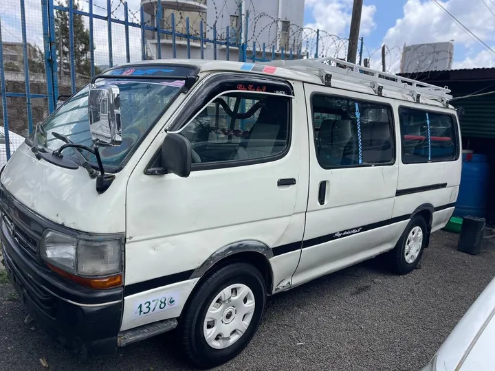 Toyota Hiace 2003 5L Van – photo 5