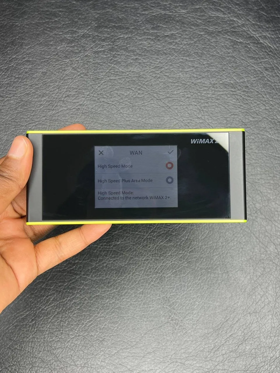Huawei W05 Touch Screen Portable Router – photo 5