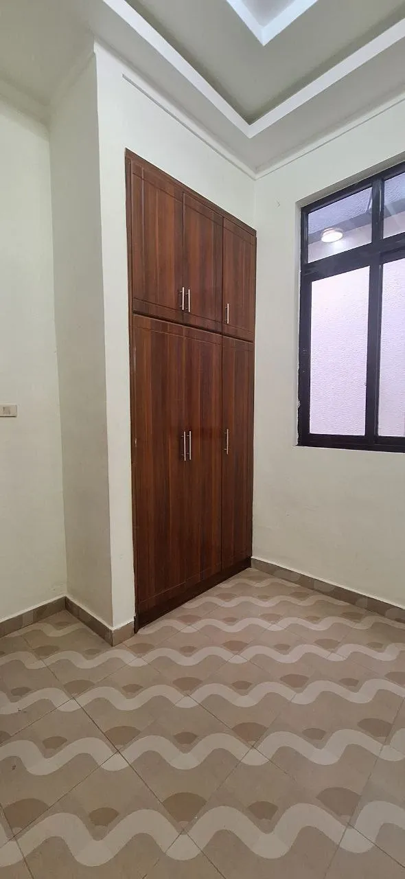 Modern 5-Bedroom Villa in Summit – photo 5