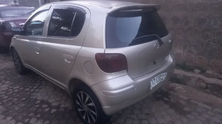2002 Toyota Vitz Automatic – photo 5
