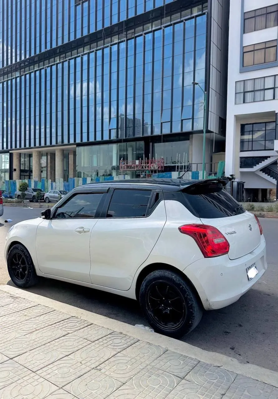 Suzuki Swift 2022 Automatic – photo 7