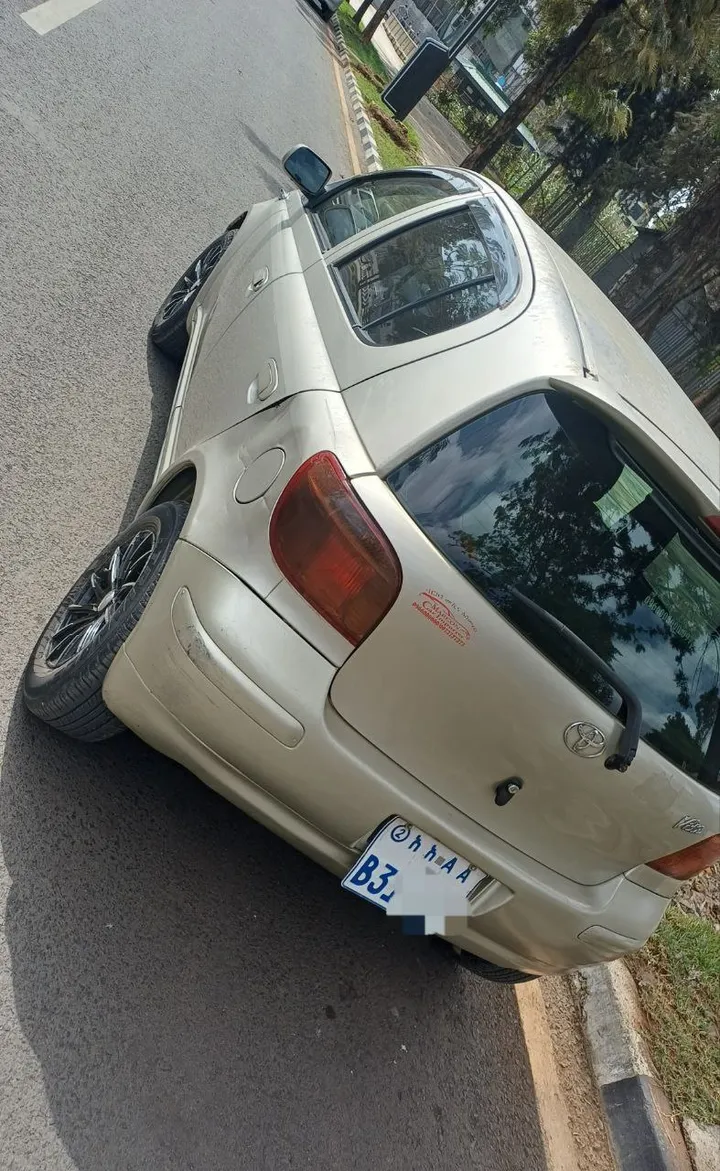 Toyota Vitz 2002 1.0L Automatic – photo 6