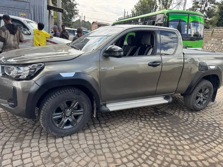 Toyota Invincible King Cab 2021 – photo 3