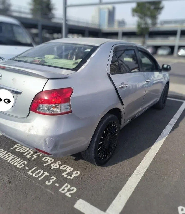 Toyota Yaris Belta 2010 – photo 5