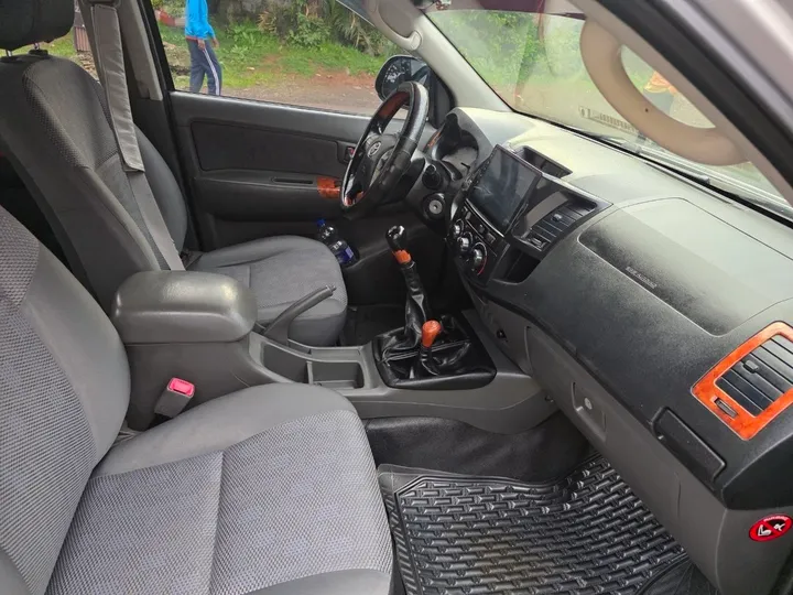 Toyota Hilux Double Cab 2015 Manual – photo 3