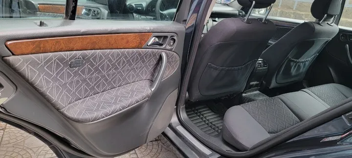 Mercedes Benz C240 2002 Automatic – photo 5