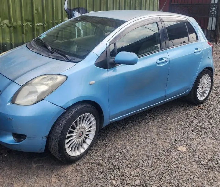Toyota Yaris Compact 2007 – photo 4