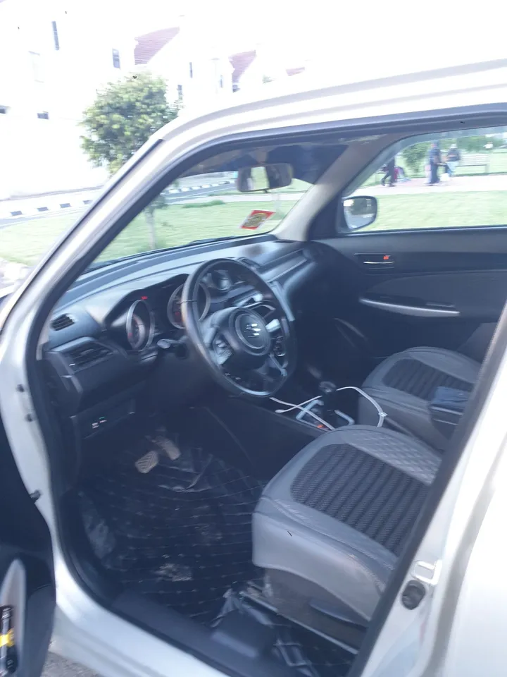 Suzuki Swift 2022 Automatic – photo 10