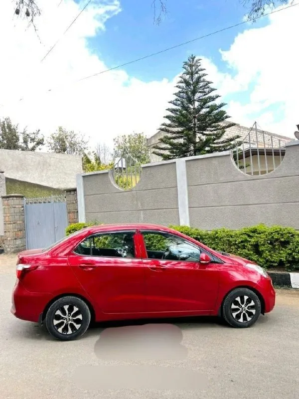Hyundai i10 2013 Sedan – photo 3