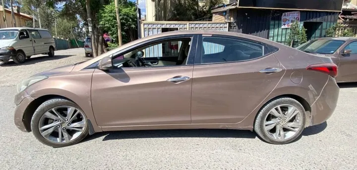 Hyundai Elantra 2015 – photo 4