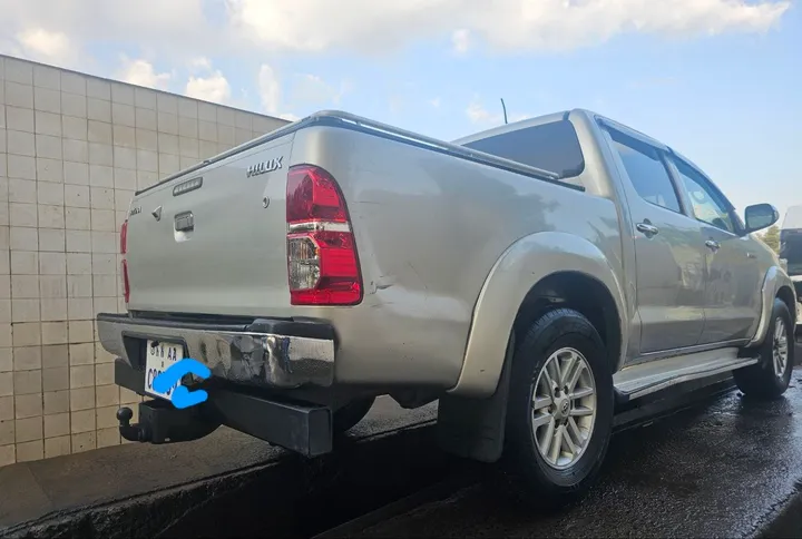 Toyota Hilux 2013 Automatic Double Cab – photo 5