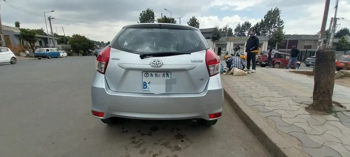 Toyota Yaris Compact 2017 – photo 3