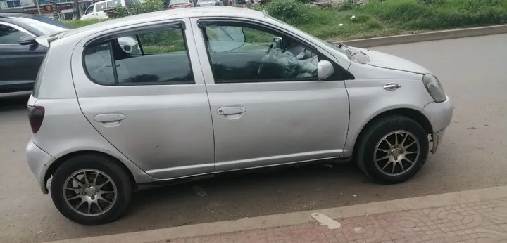 Toyota Vitz 1999 Automatic 1.0L – photo 3