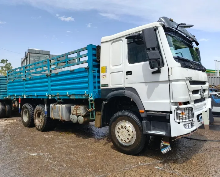 Sinotruk Howo Cargo Truck – photo 4