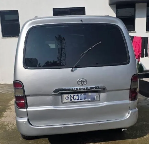 Toyota HiAce Shark 2008 – photo 3