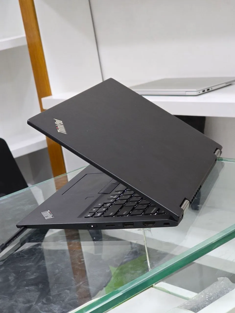Lenovo ThinkPad Yoga X390 16GB 512GB – photo 4
