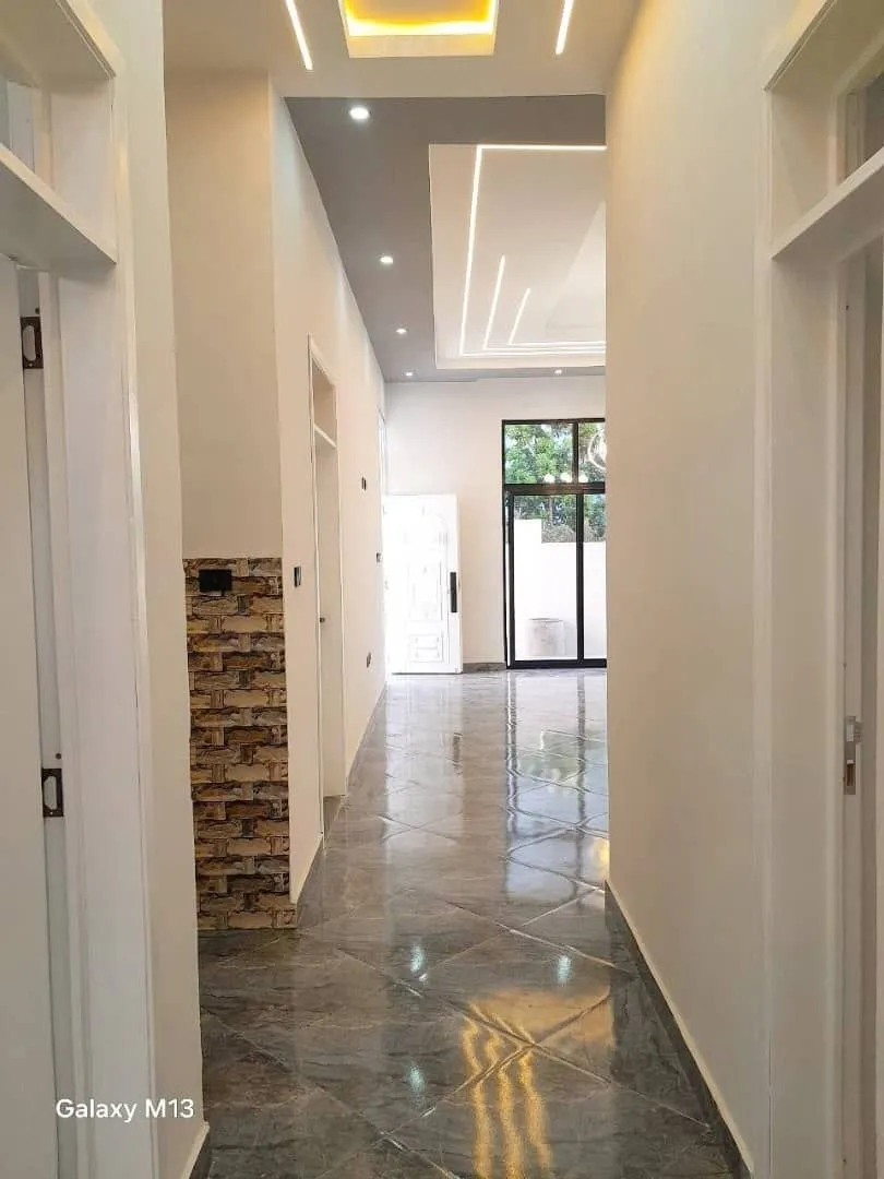 Villa for Sale in Summit – photo 8