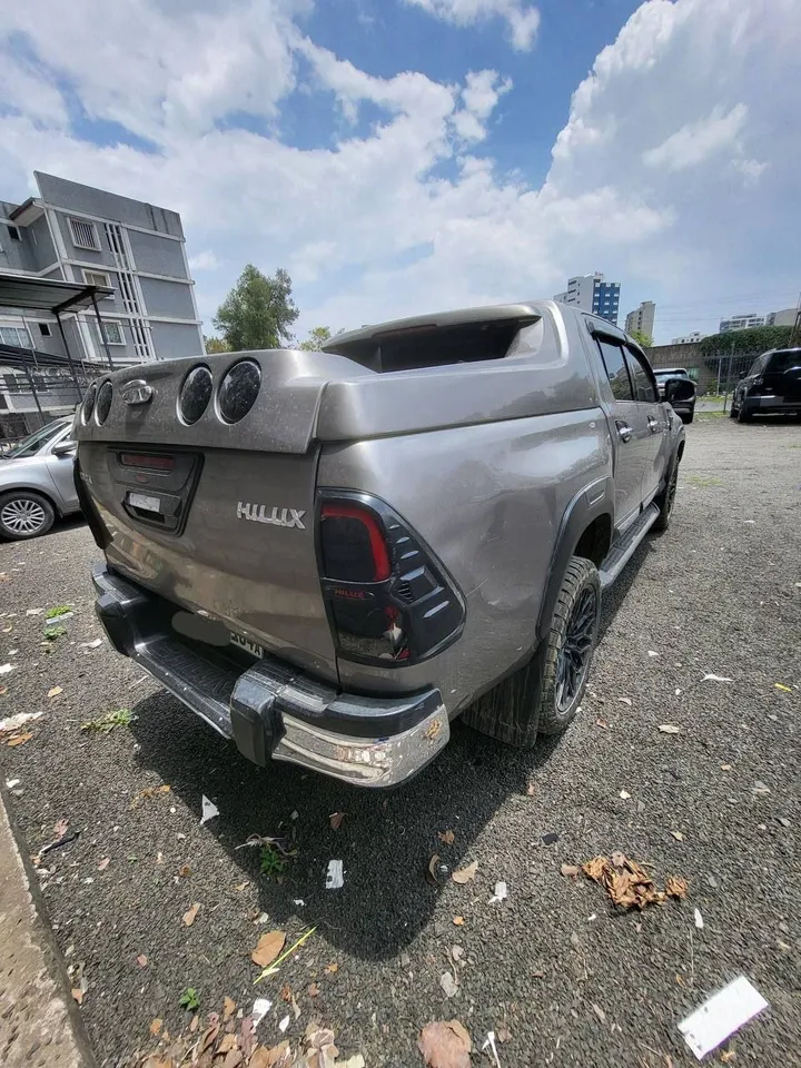 Toyota Hilux Revo King Cab 2019 – photo 8