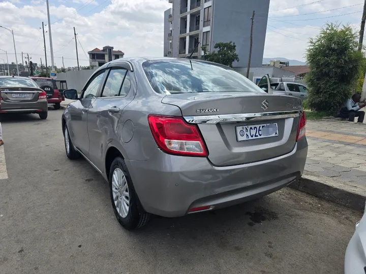 Suzuki Dzire 2022 Automatic – photo 3