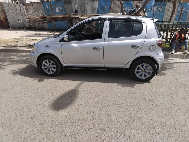 Toyota Vitz 2005 Manual Hatchback – photo 6