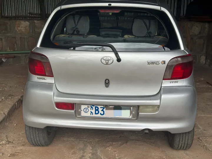 Toyota Vitz Yaris Automatic 2001 – photo 4