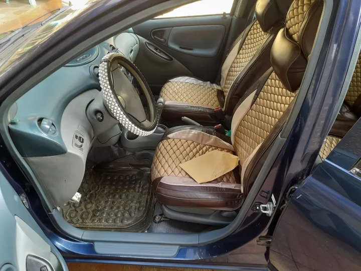Toyota Vitz 2000 Automatic – photo 3