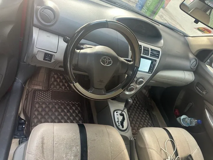 Toyota Yaris Sedan 2008 Automatic – photo 4