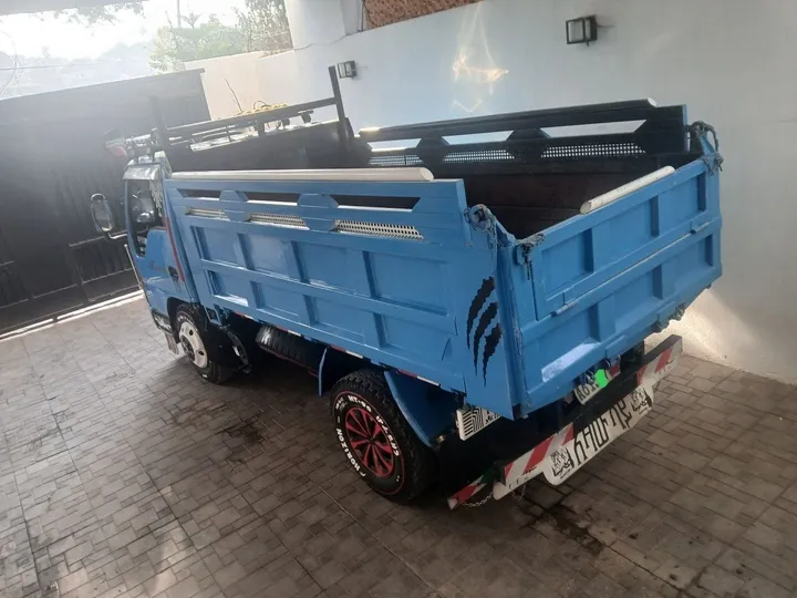 Isuzu Dump Truck 1999 – photo 5