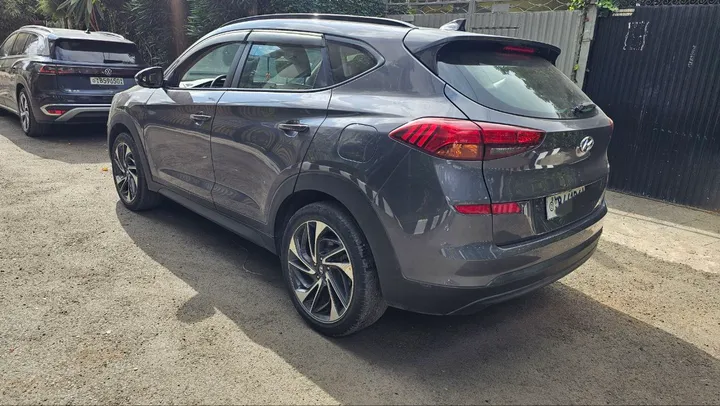 Hyundai Tucson 2019 Automatic SUV – photo 3