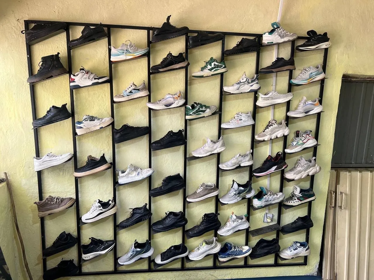 Complete Men's Shoe Shop Stock – photo 3