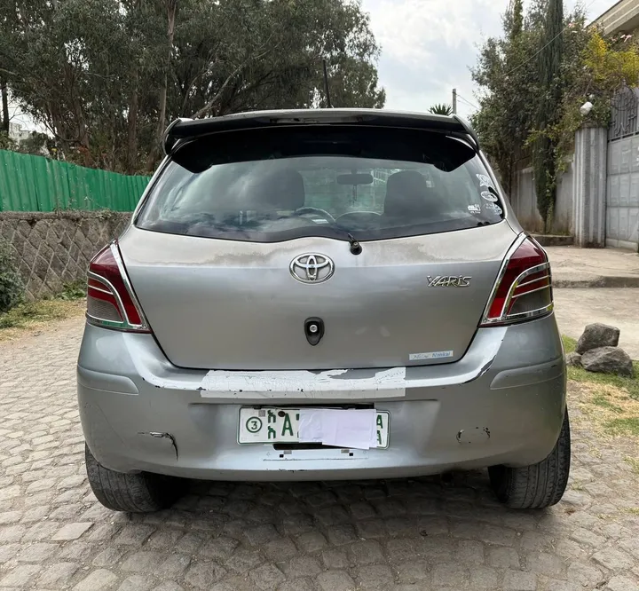 Toyota Compact 2010 Silver – photo 6