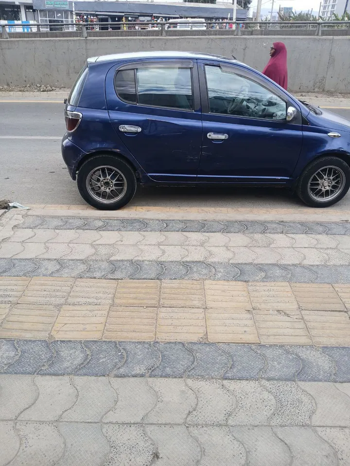 Toyota Vitz 2001 Automatic – photo 3