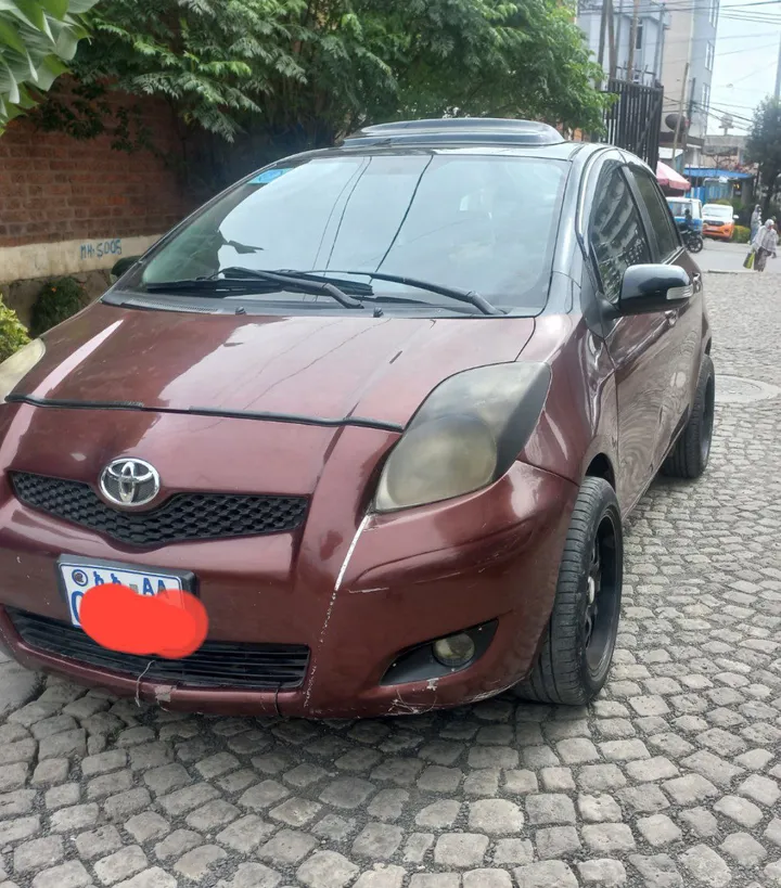 Toyota Yaris Compact 2010 Automatic – photo 5