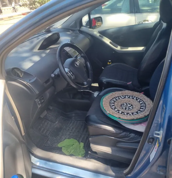Toyota Yaris Compact 2008 – photo 3