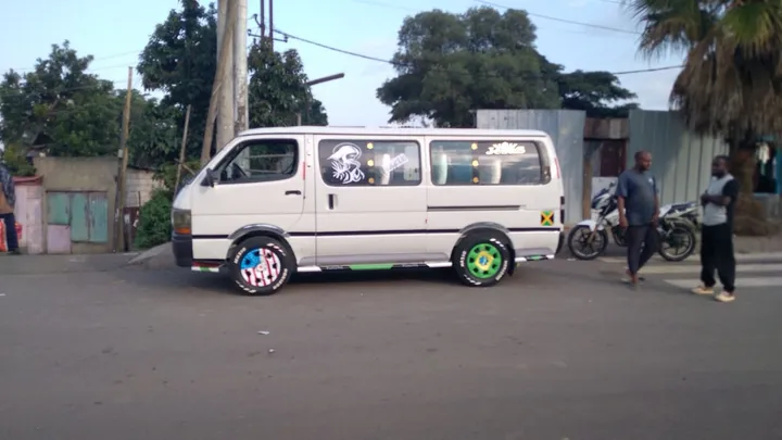 Toyota 5L Van 2001 Manual – photo 3