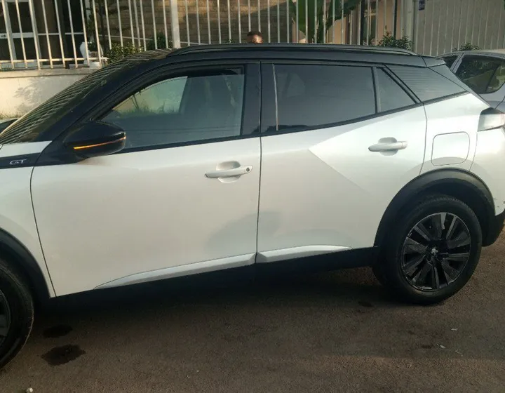 Peugeot 2008 GT 2022 SUV – photo 4
