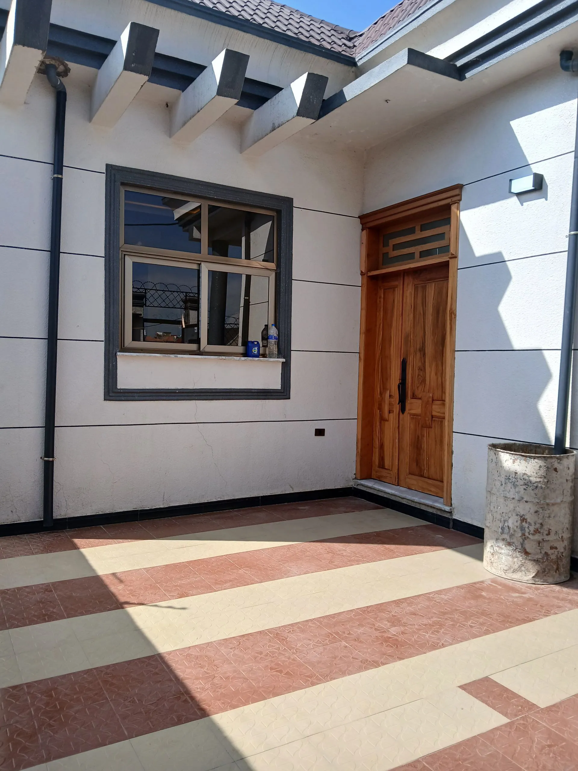Modern Villa House in Summit – photo 4