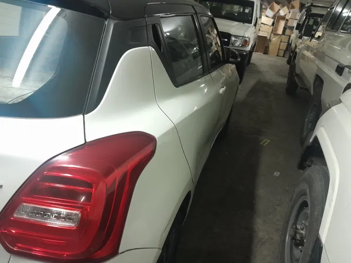 Suzuki Swift 2022 Automatic – photo 4