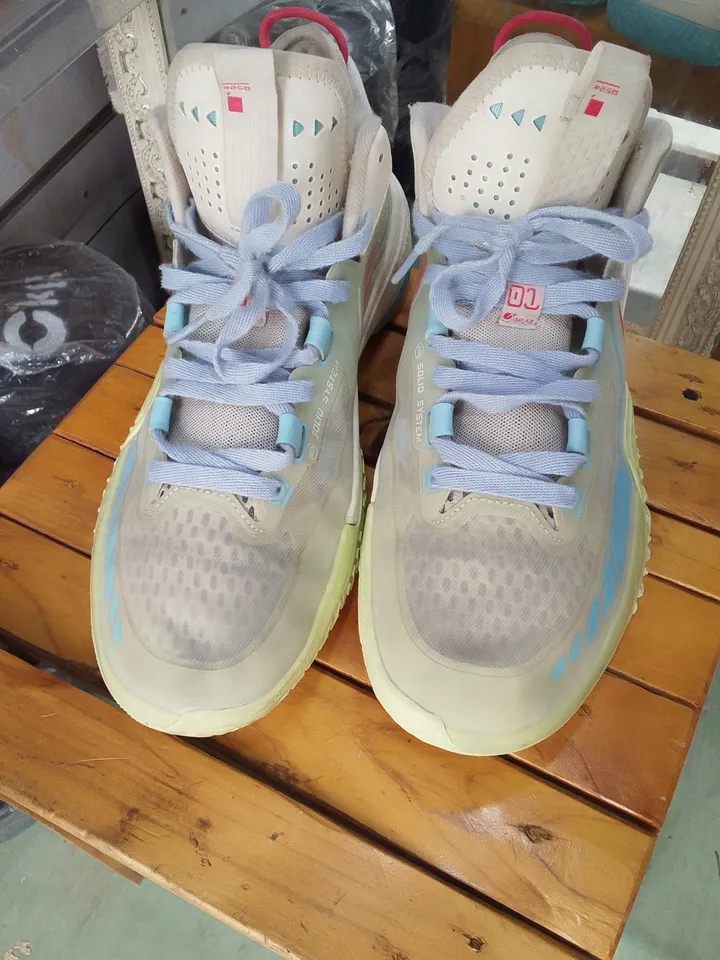 Basketball Shoes Size 45 – photo 3