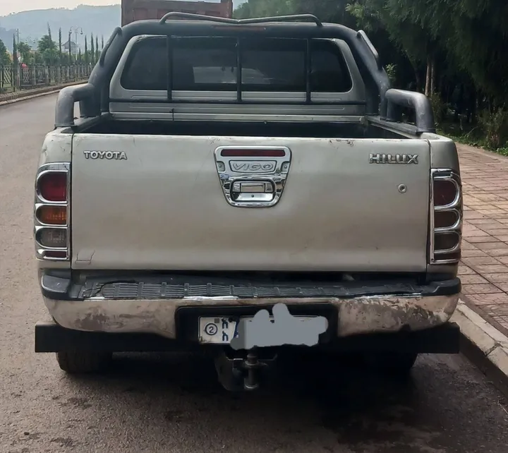 Toyota Hilux 2009 Manual Pickup – photo 5