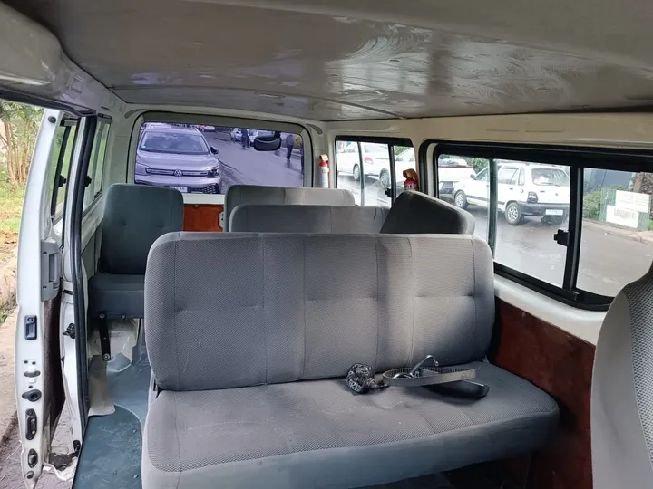 Toyota Hiace 2007 Manual Van – photo 3