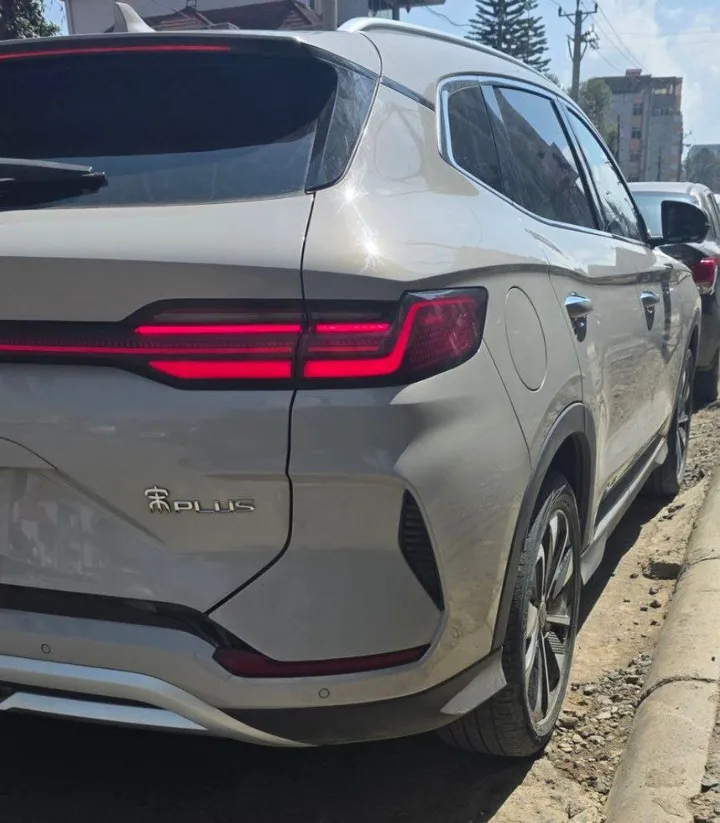2025 BYD Song Plus EV SUV – photo 3